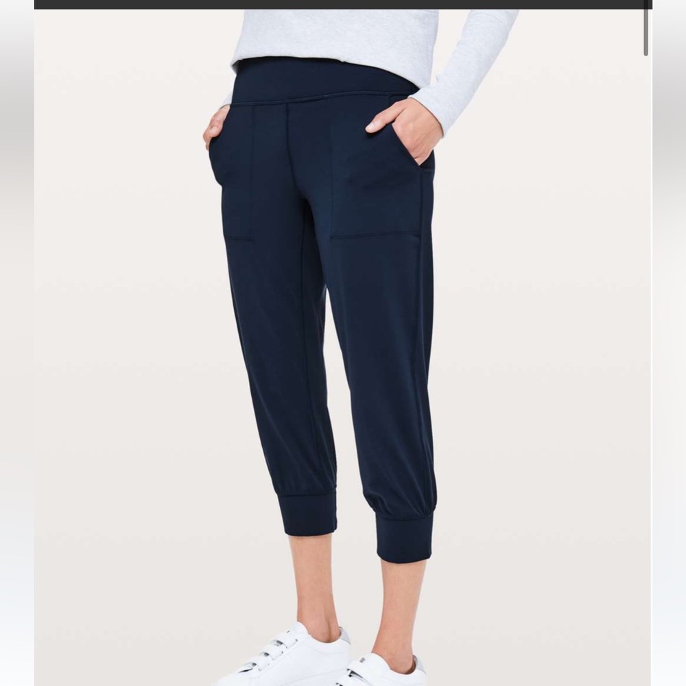 Lululemon Align Jogger Crop Pants with pockets *23" in True Navy Blue size 4